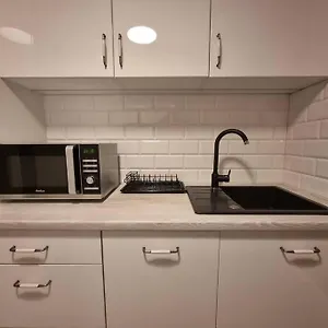King-size Bed With Garden Apartament